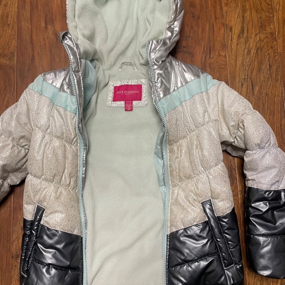 London Fog, girls jacket size small, 7/8. - Picture 4 of 6